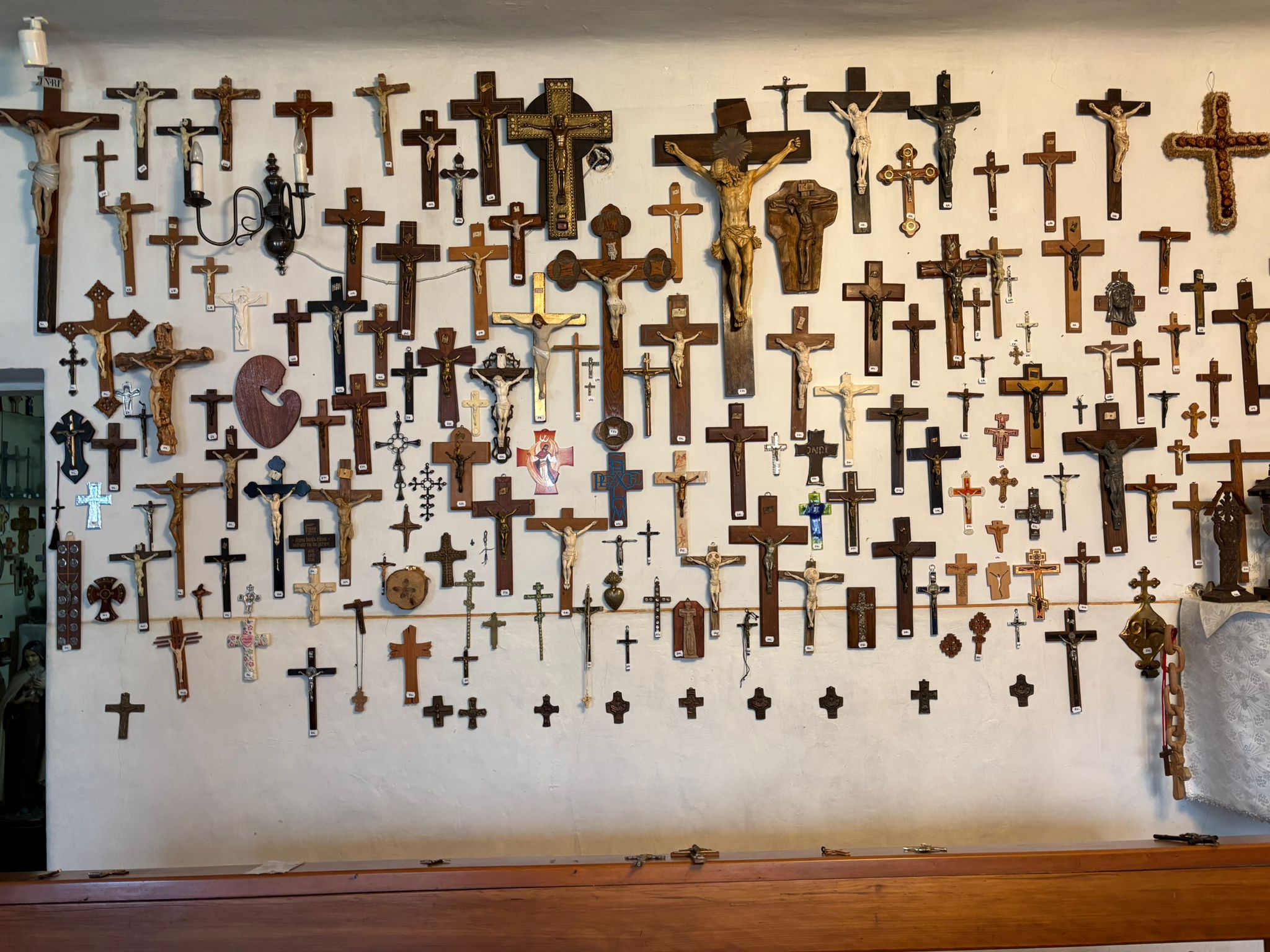 Strengthening Community Bonds: Ambassador Musneci’s Visit to Cluj-Napoca’s Spiritual Landmarks